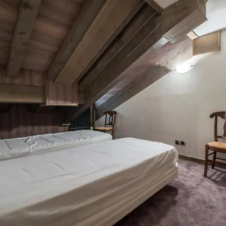 Penthouse - Mountain View & Access 1850 *