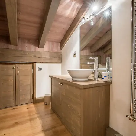 Penthouse - Mountain View & Access 1850